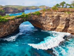 Broken Beach, Pantai Indah Dikelilingi Tebing Eksotis di Nusa Peninda