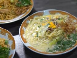 Menyantap Lezatnya Bakmi Pak Rebo Kintelan
