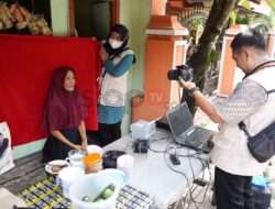 Layani dengan Hati, Petugas Keliling Kampung Rekam KTP Elektronik Bagi Warga Disabilitas