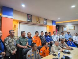 Pantau Langsung Evakuasi KMP Tunu Pratama, Menhub Dudy Instruksikan KNKT Investigasi