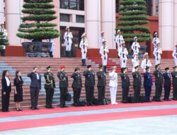 Panglima TNI dan Menhan RI Perkuat Kerja Sama Pertahanan Dengan Vietnam