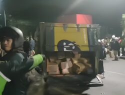 Detik-detik Mobil Avanza Terpental hingga Hantam Truk Boks dalam Insiden Kecelakaan Karambol di Banyumanik Semarang