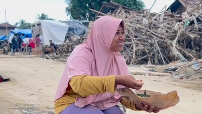 Sepiring Nasi Padang Bawa Sukacita